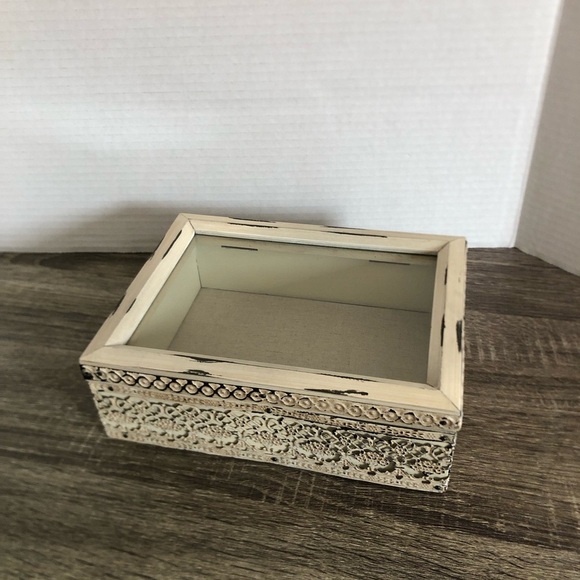 Decorative Glass Display Box - Picture 2 of 13